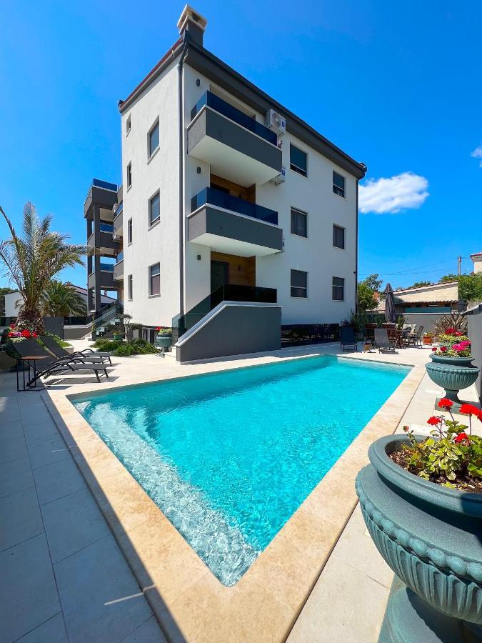 Apartments Sara II Ližnjan エクステリア 写真